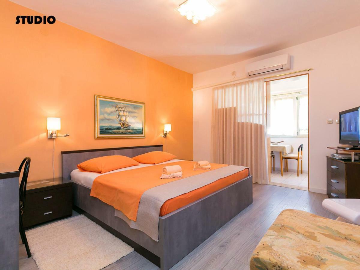 Apartments Nives Porec Exterior photo